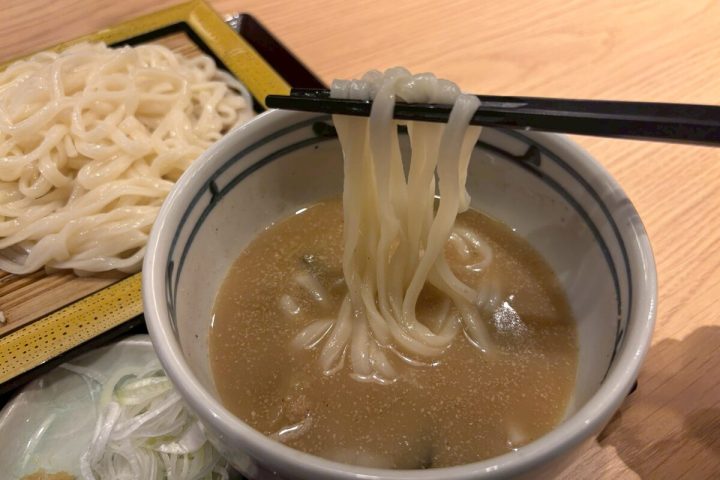 【てんやは麺も凄すぎ】開発3年の初登場「冷や汁うどん」ほか夏の絶品ひんやり麺を実食!とろ〜り旨なす、鰹のたたき天ぷらに注目