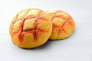 【セブンの本気】もはや本格カフェ！話題の「焼きたてパン」と淹れたて紅茶を実食。販売1位のメロンパン、牛乳に浸すと美味しいチョコクッキーほか