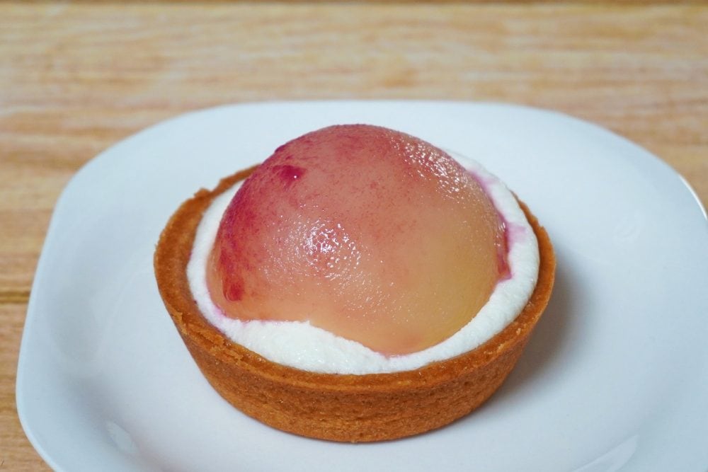 ローソンの「Uchi Café ごろっと1/2個分！桃のタルト」