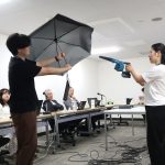 思いっきり風を当て壊そうと試みる