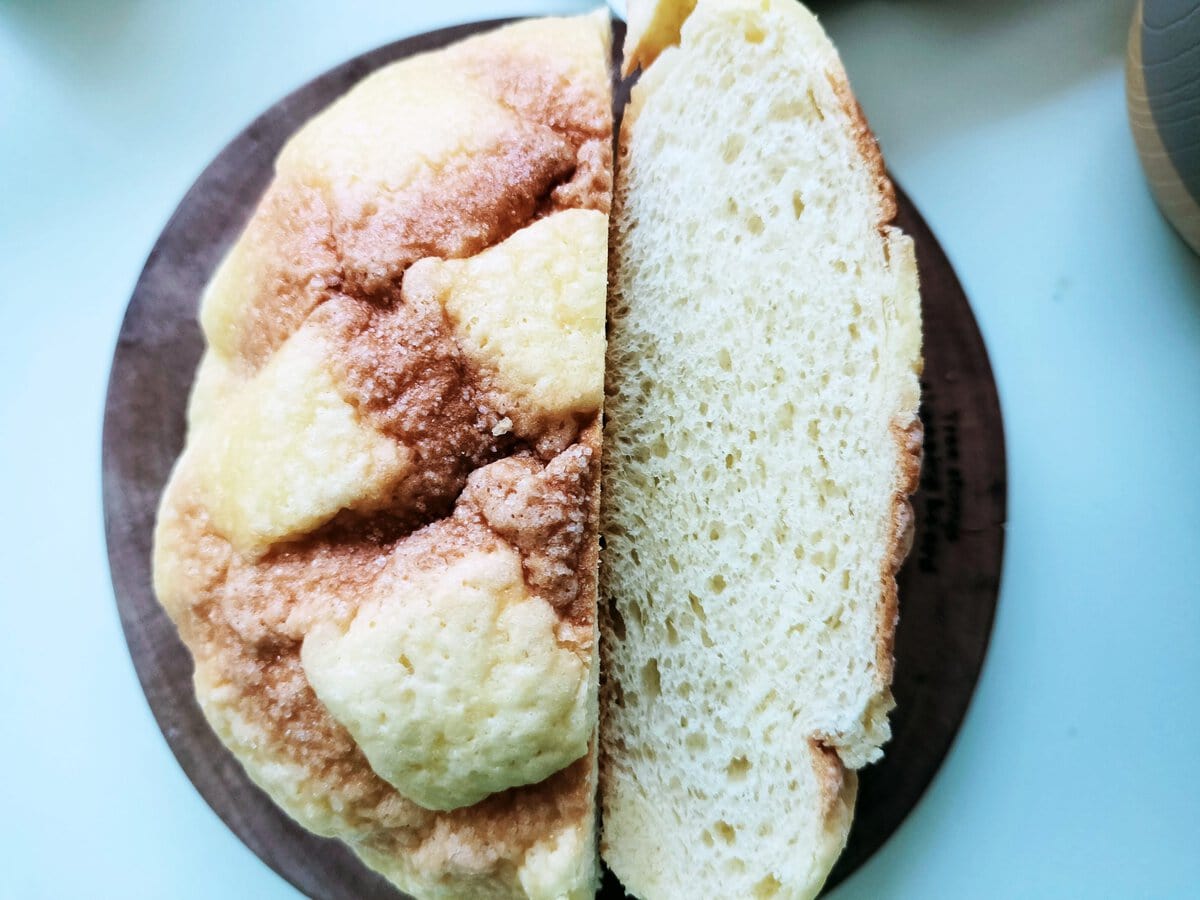 温めることで、表生地の香りが倍増するとともに、内側の生地はよりしっとりふわふわに