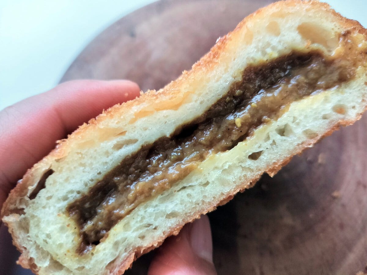 最初は甘く、後からスパイシー&濃厚なコクがやってきて、つい一気に食べ てしまう