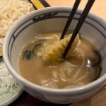 天ぷらを冷や汁つけて味わえば、コクとさっぱり感のバランスをより一層堪能できる!