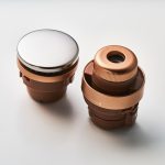 オプションで冷却プレート・クーリングミストも使えるほか、別売りのアクセサリーで首にぶら下げたりバッグに取り付けたりも可能