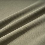 汗染みが目立ちにくい