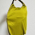 付属の収納袋でコンパクトに持ち運べます。