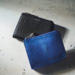 コンパクトでも収納力がある経年変化が少ないクロム鞣し＋型押しと、丈夫で耐久性No.1のエイ革財布