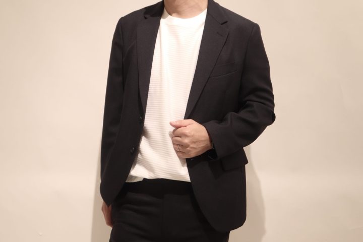 【スーツが売れない時代に大ヒット】洋服の青山「12,980円スーツ」がコスパ最強!6万着超爆売れの理由をプロが徹底解説