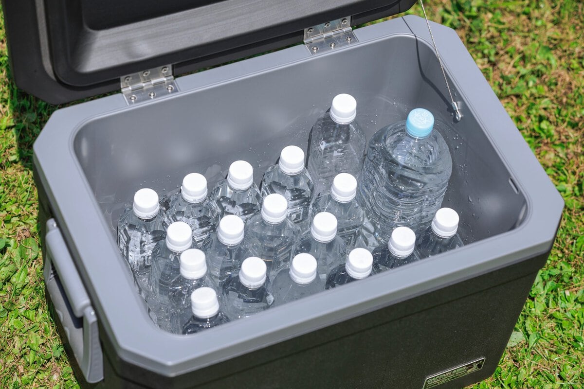 大容量45Lサイズの収納目安は350mL缶なら70本、500mLペットボトルなら53本