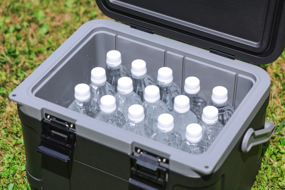 21Lサイズの収納目安は350mL缶なら28本、500mLペットボトルなら24本となる