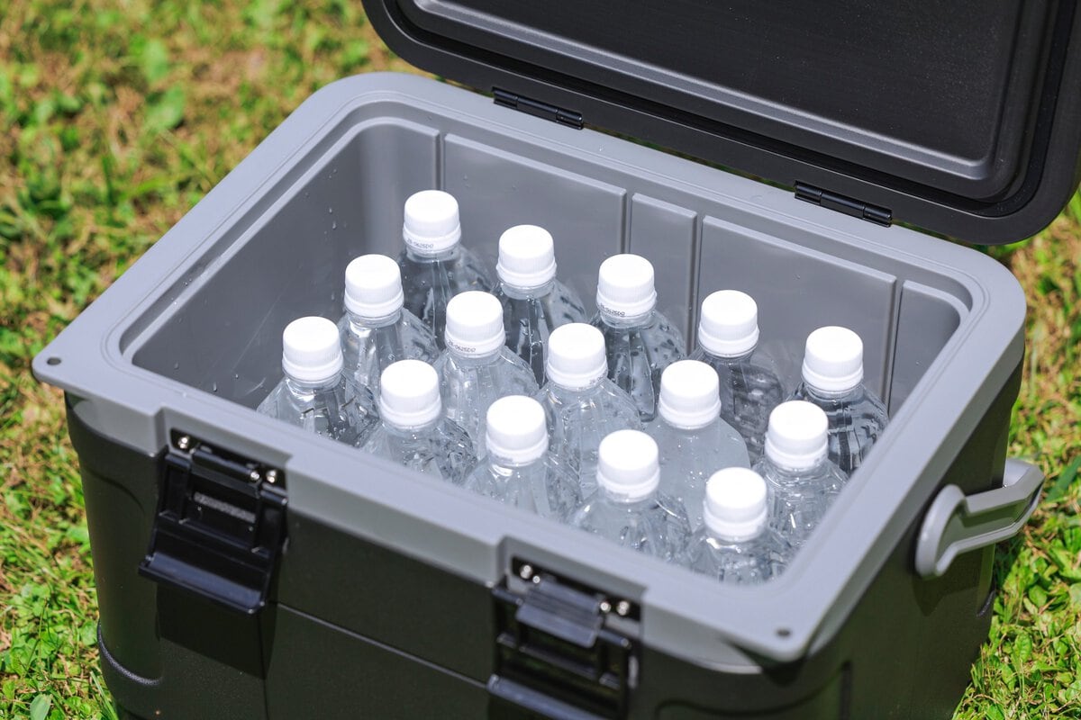 21Lサイズの収納目安は350mL缶なら28本、500mLペットボトルなら24本となる