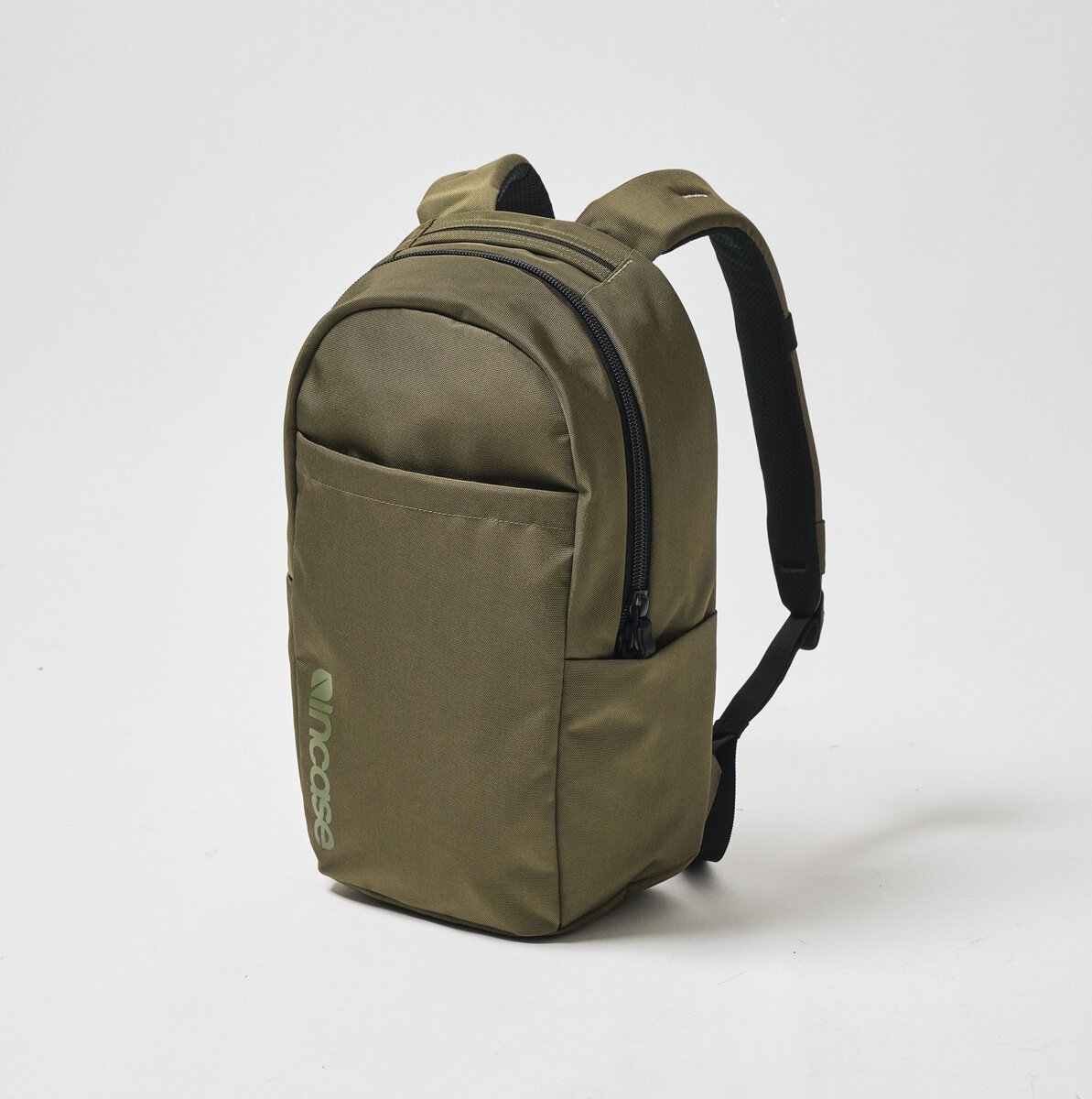 インケース グリッド バックパック 18L