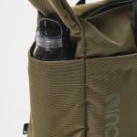 ボトルの収納に便利なサイドポケット