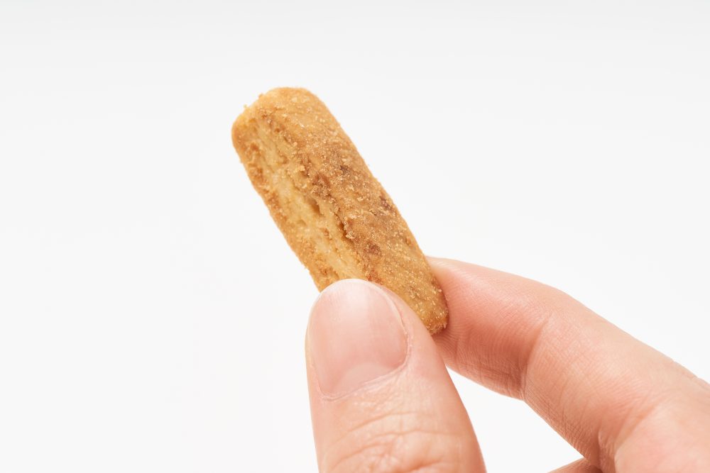 POINT 3　ぱくっと食べやすい一口サイズと心地よい「サクッと」食感