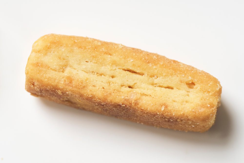POINT 1　「おつまみパイ」らしさが光る食べ応えのある生地配合