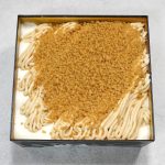 栗粉が全面を覆い尽くすビジュアルは圧倒的