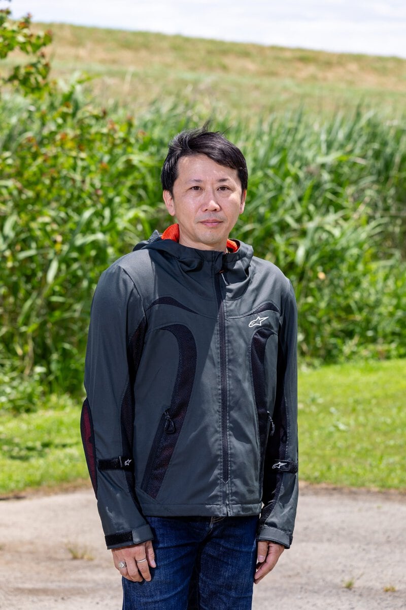 乗り物ライター 安室淳一さん 年間100台超の乗り物に試乗するベテラン乗り物ライター。愛車は大型アドベンチャーとビッグスクーター