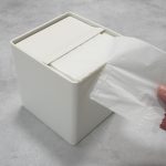 TPU製の刃でカット。
