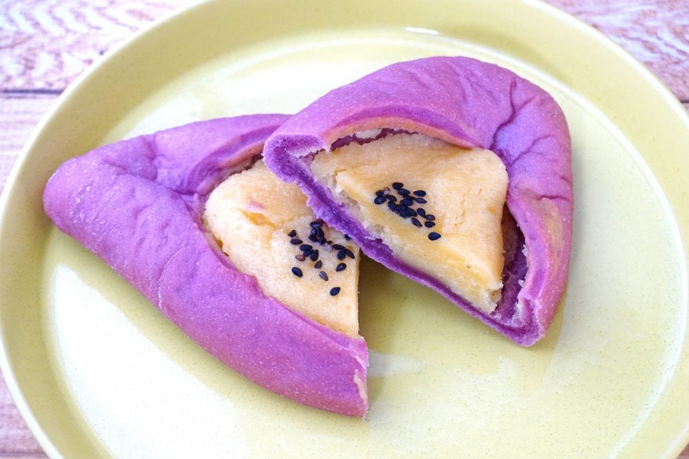 甘いケーキ生地ともっちり食感のパンは、まるで焼き芋のよう