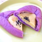 甘いケーキ生地ともっちり食感のパンは、まるで焼き芋のよう