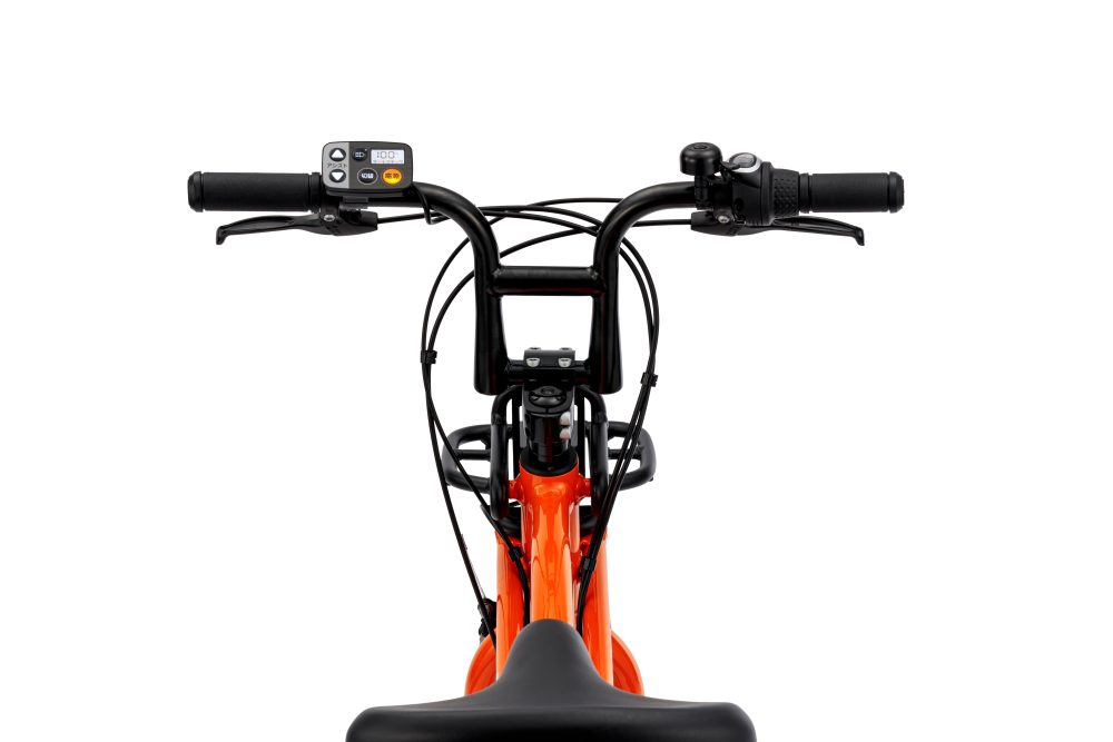 BMXスタイルのハンドルを採用