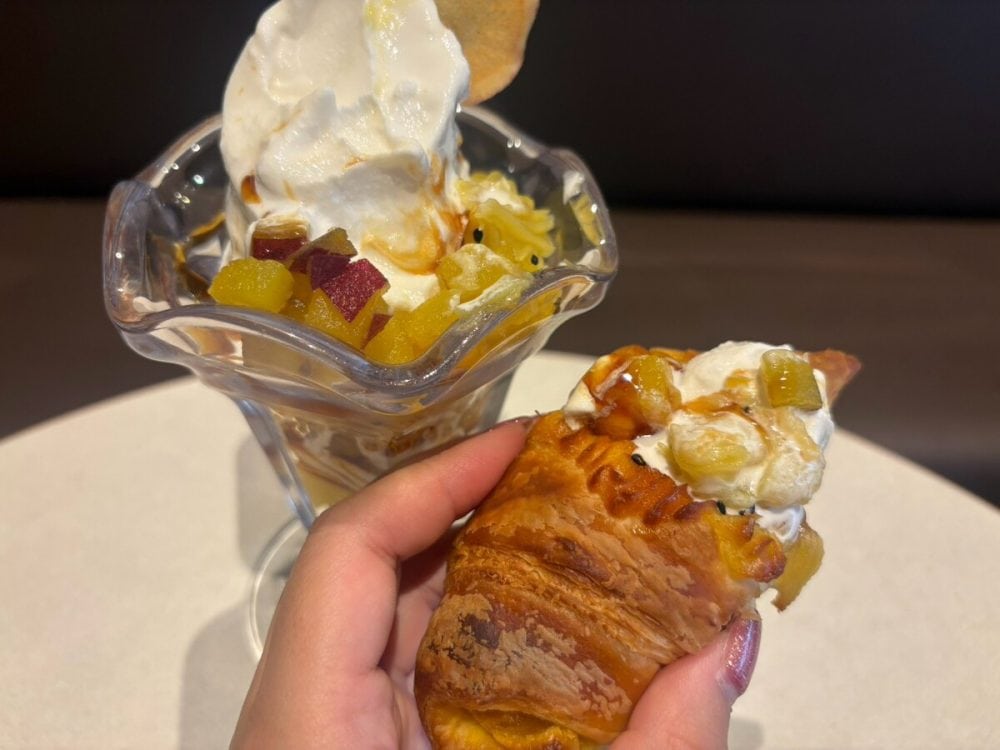 そのまま食べるのはもちろん、たまに気分を変えたいときは、アイスやホイップを付けて食べるのもいいかも