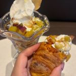そのまま食べるのはもちろん、たまに気分を変えたいときは、アイスやホイップを付けて食べるのもいいかも