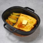 蒸し焼きでフレンチトーストを作るとふわふわ。