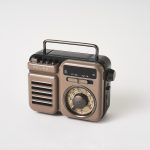 ＜日常＞ ベッドサイドの時計やBluetoothスピーカーとして活躍