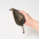 「使い勝手がよく、災害時の貴重品携帯にも活躍します」（野村さん）