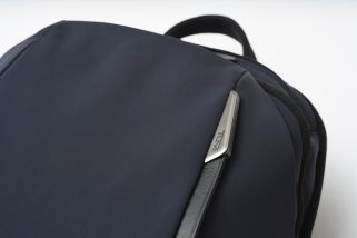 【美シェイプ＆手頃な価格】「はじめてのTUMI」に全力で推したい。カバン担当が太鼓判を押すミニマルでしなやかな新作“アクシス”の全貌