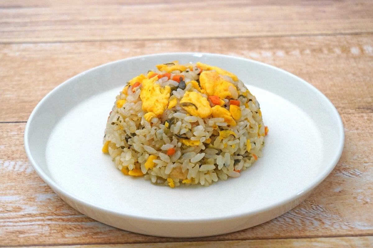 ゴマ油の香ばしさと高菜のしょっぱさでパンチ力ある味わい！