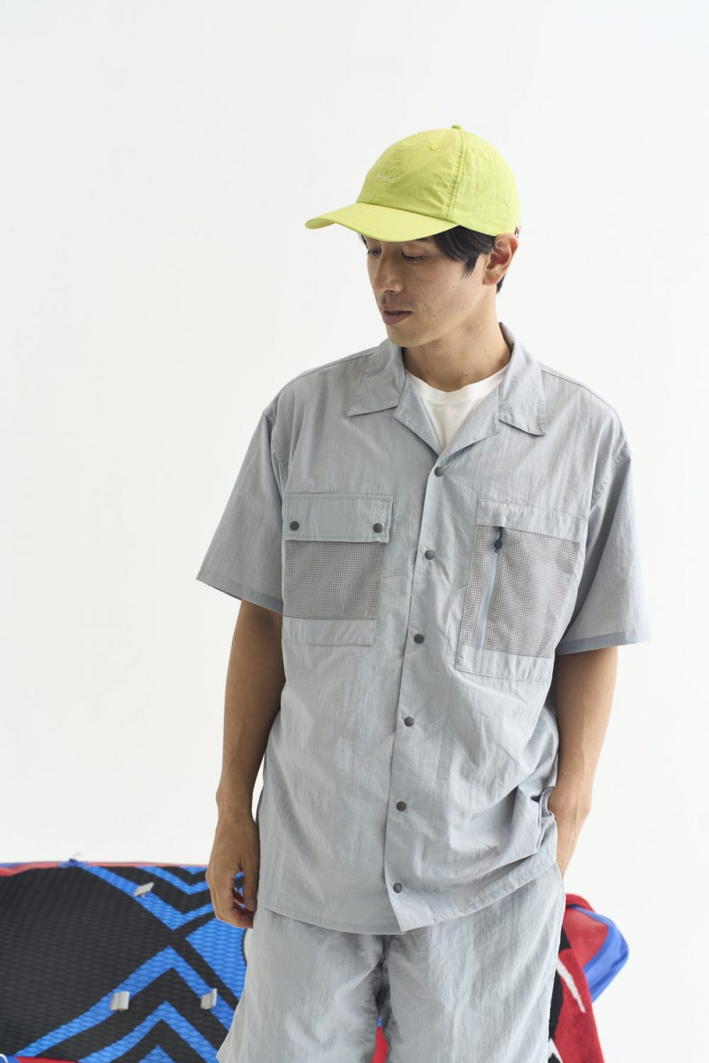 「NYLON TUSSER OPEN COLLAR SHIRT」￥13,200／GRY