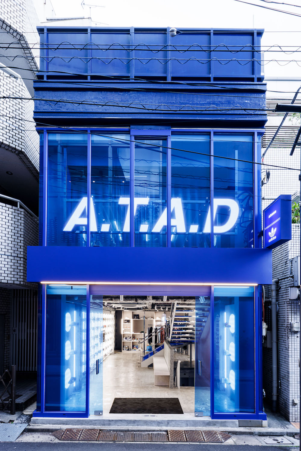 「atmos」と「adidas」のコラボレートストア「A.T.A.D」が完全リニューアルオープン！