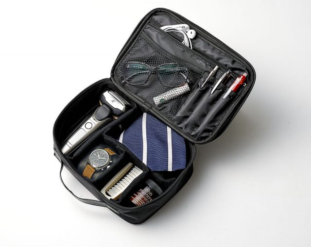 【11月25日発売】本格腕時計ブランド・ハミルトンの仕切り付き多機能バッグを解説します！【『MonoMaster』特別付録】
