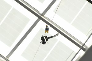 ついに７月７日に決行！ 高さ約1,000mのフィヨルド登頂に、乾電池「エボルタNEO」で動くロボットが挑戦！ 果たして成功なるか!?