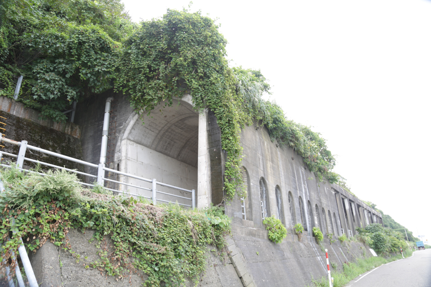当時、SLが通過したレンガトンネルなど鉄道遺産がいまでも残っている