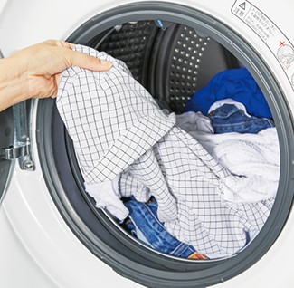 水平ドラムなら、洗濯・乾燥中に衣類が絡まりにくいほか、本体がコンパクトで設置しやすくなるメリットも