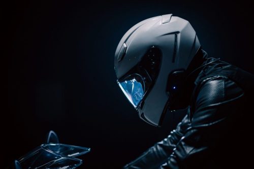 【近未来系ヘルメット】ライダー待望「SHOEI」の超機能搭載モデル“OPTICSON”が遂に登場！