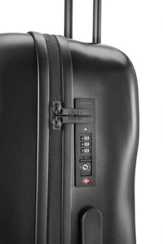 ダメージデザインがインパクト大のスーツケース！