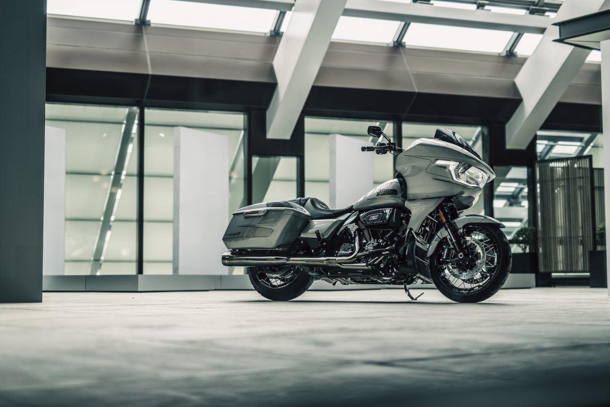 「過去最大排気量を誇る新型エンジン」ハーレーダビッドソンの最上級バイク“CVOシリーズ”に新型が降臨！