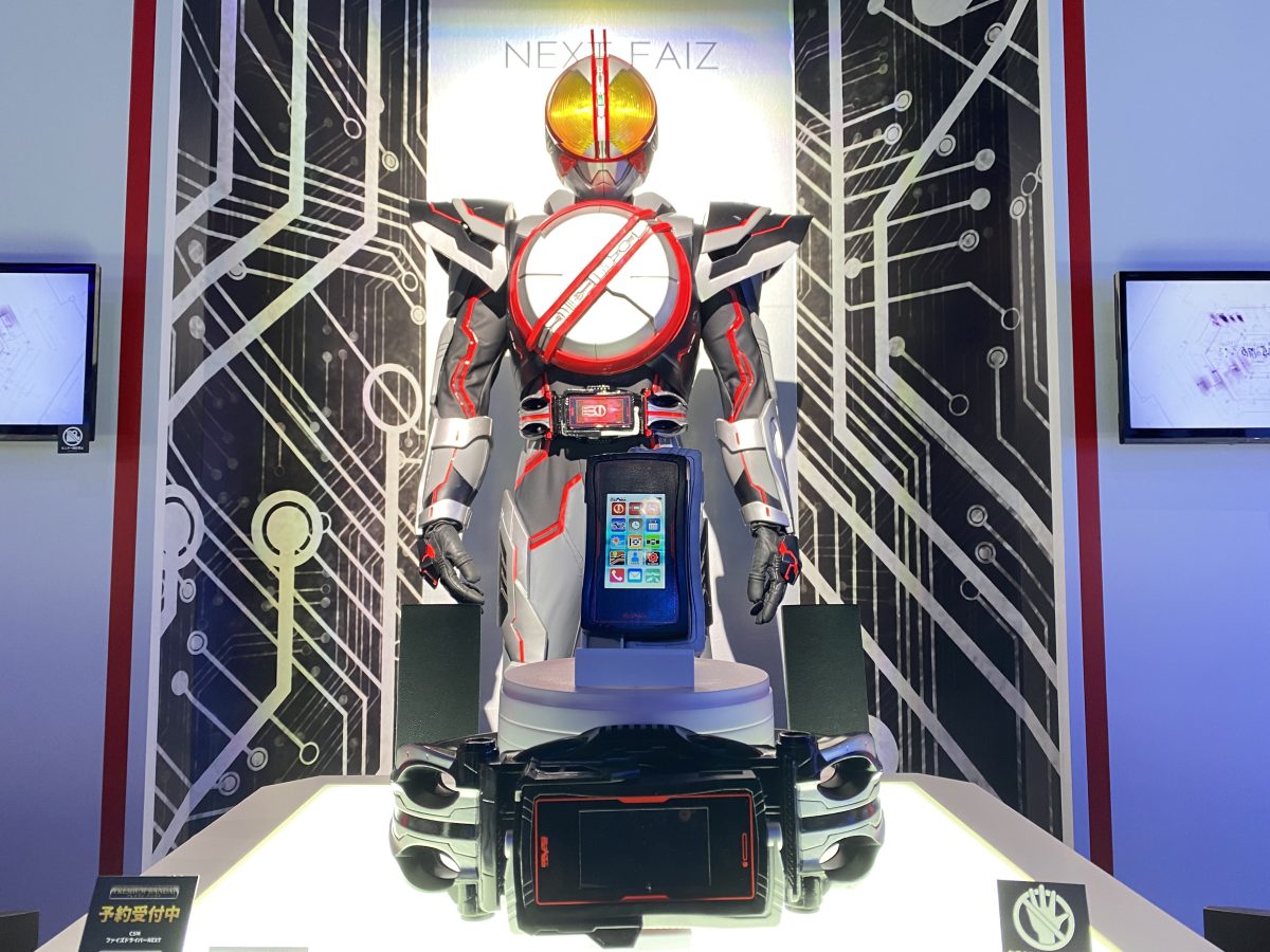 「仮面ライダーネクストファイズ」の変身ベルト『ファイズドライバーNEXT』