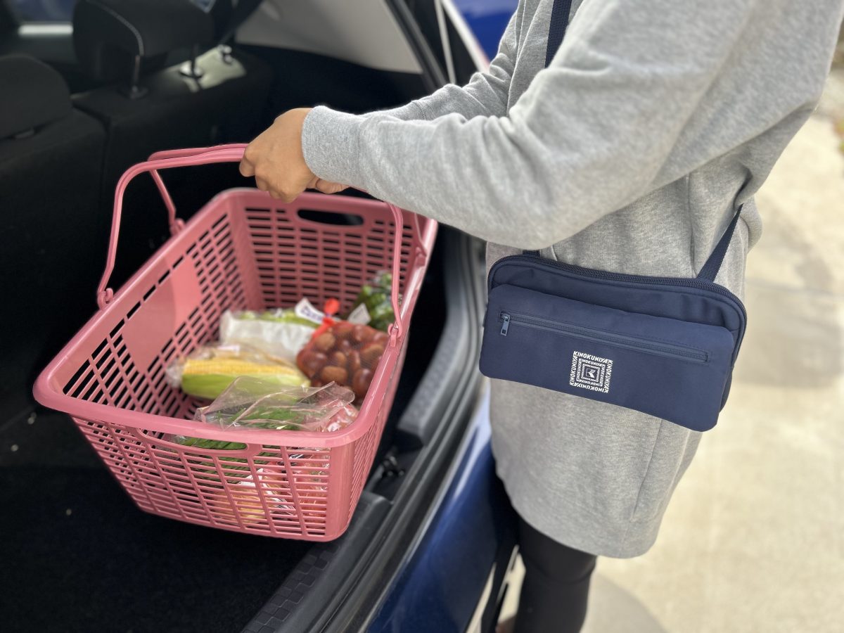 このバッグひとつで買い物に行ってみたら最高だった　魅力ポイント⑥は、両手が自由自在に使えるデザイン