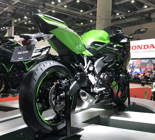 monomax モノマックス kawasaki カワサキ ninja ニンジャ ZX-25R KRTエディション