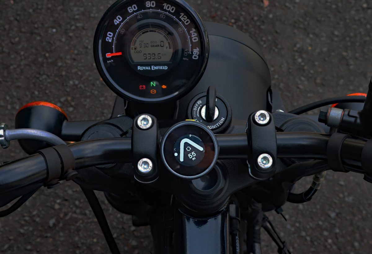オートバイにスマートに装着可能なナビゲーションシステム「ビーラインモト」