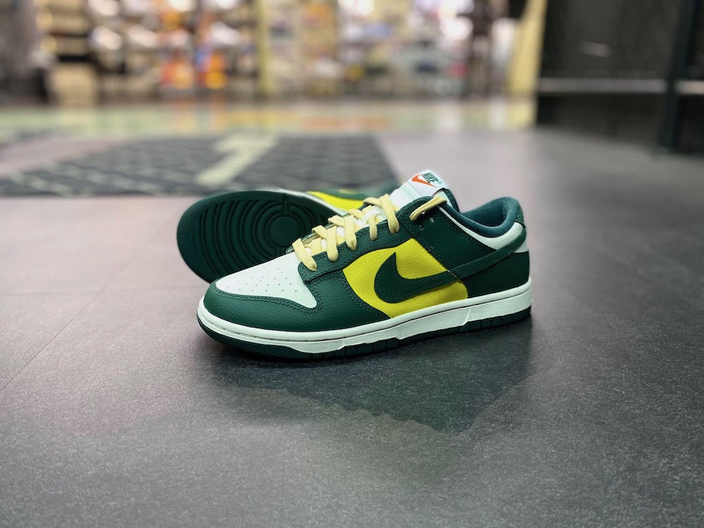 NIKE (WMNS) DUNK LOW SE "NIKE CAMPUS PACK"