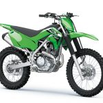 「KLX230R」は全長2,045mm × 全幅840mm × 全高1,200mm