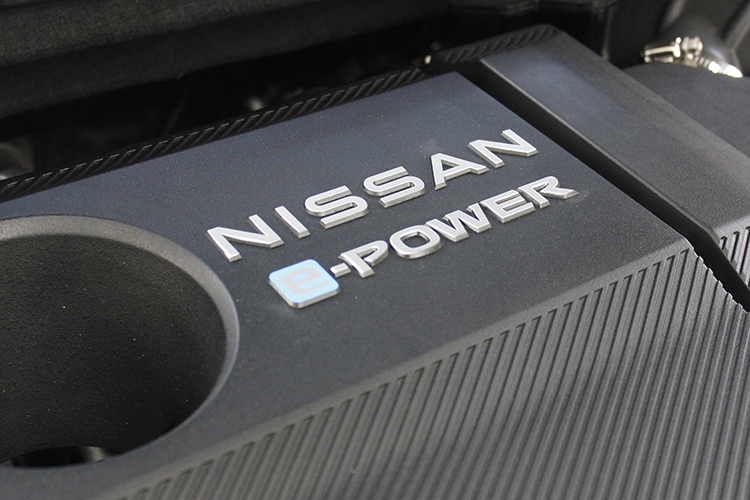 新世代「e-POWER」でボディサイズを感じさせない爽快な走りと省燃費を達成！