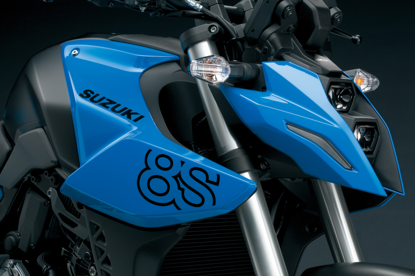 GSX-S1000で初めて採用されたフォントをGSX-8Sにも採用