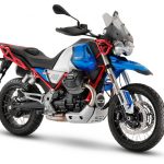 モト・グッツィから冒険のために生まれた「V85T」が新グラフィックをまとって登場！